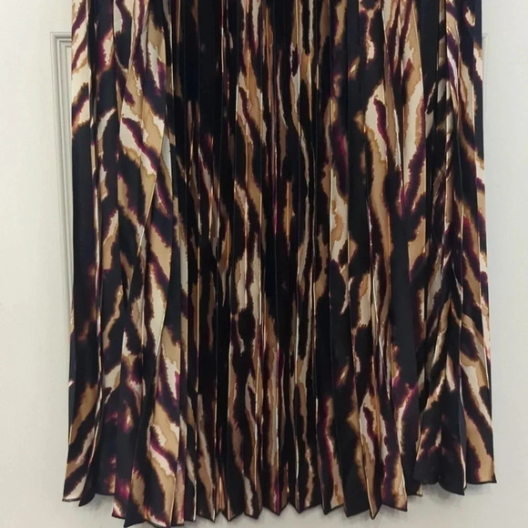 Sofia Jeans Women's Pleated Midi Dress, 49" Length, - Picture 5 of 10